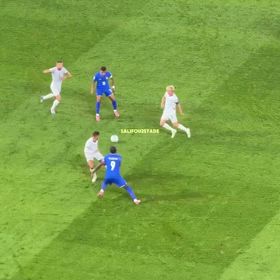 持てないと蹴れない②の画像