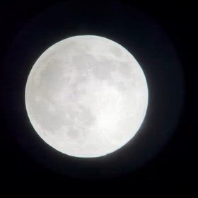 スーパームーンの画像