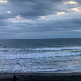 2026年1月1日千葉北、東浪見の朝の波の画像