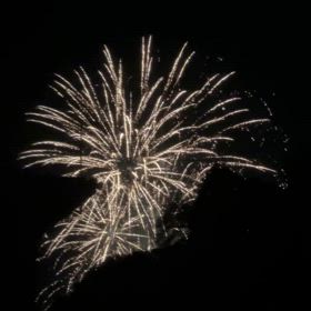 祭り後の花火の画像