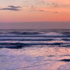 3月28日千葉北、東浪見の朝の波の画像