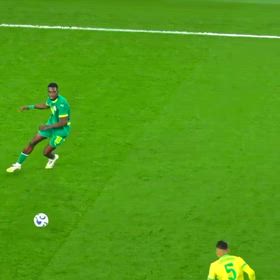 オフェンスもディフェンスも基本は利き足からの画像