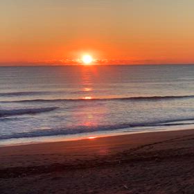 1月4日千葉北、東浪見の朝の波の画像