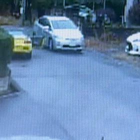 ドア開けたまま。相手もそのまま停車で会話。の画像