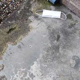 ポストに溜めすぎの画像