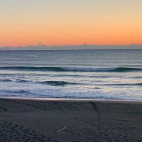 1月10日千葉北、東浪見の朝の波の画像