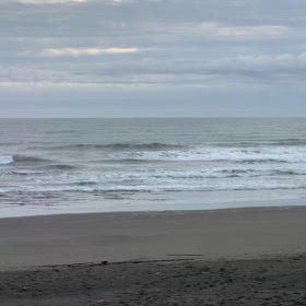 5月26日千葉北、東浪見の朝の波の画像