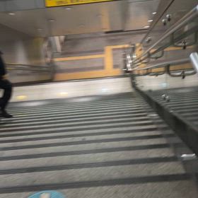 爆速階段二段駆け下りオネーサンには敵いませんの画像