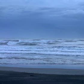 11月27日千葉北、東浪見の朝の波の画像