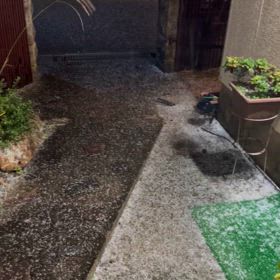 一瞬で庭は真っ白の画像