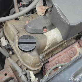 ガソリン臭は無くなった、次はオイルキャップだの画像