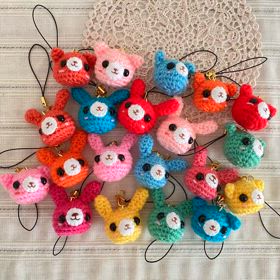 くろまめ　あみぐるみ　ひよこ入苺ポシェット　ストラップ 66d044dfa1c17e7aebddfda2135451