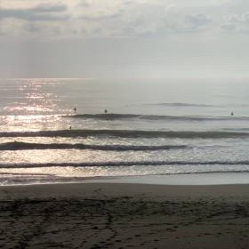 5月1日千葉北、東浪見の朝の波の画像