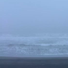 12月25日千葉北、東浪見の朝の波の画像