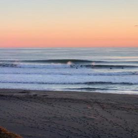 12月15日千葉北、東浪見の朝の波の画像