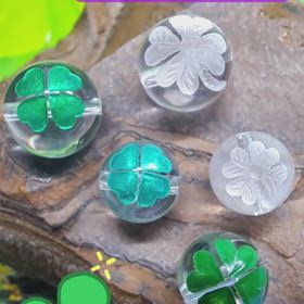 ✨四つ葉のクローバー水晶彫刻ビーズ✨の画像
