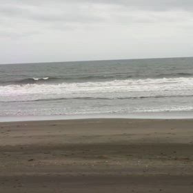 10月25日千葉北、東浪見の朝の波の画像