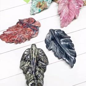 手彫りリーフパーツの画像