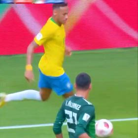 素晴らしい選手は利き足の上手さが際立っているの画像