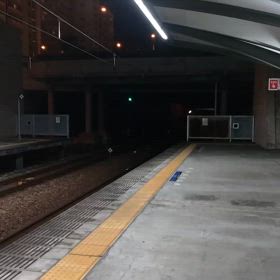 JRユニバーサルシティ駅電車の画像