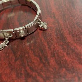 思い出のブレスレットの画像