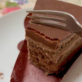 おすすめ！シャトレーゼ 糖質78％カットの濃厚チョコショートケーキのサムネイル画像