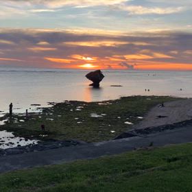 沖縄の夕暮れの画像