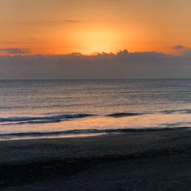 12月14日千葉北、東浪見の朝の波の画像
