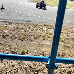 今日はサーキットに行ってきました！皆とてもスピードが速かった！！の画像