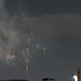 すぐ近くで花火の画像