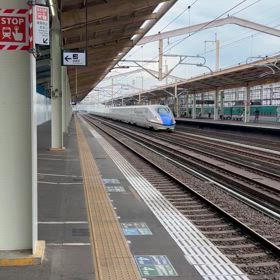 【限定品】北陸新幹線 W7系 万年筆 JR西日本 限定品】 JR E7系 北陸新幹線 (12両セット) (鉄道模型) - ホビー