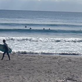 北東の風波の画像