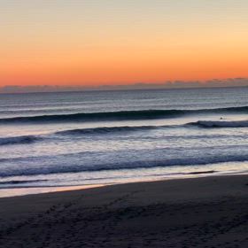 1月17日千葉北、東浪見の朝の波の画像