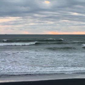 3月2日千葉北、東浪見の朝の波の画像