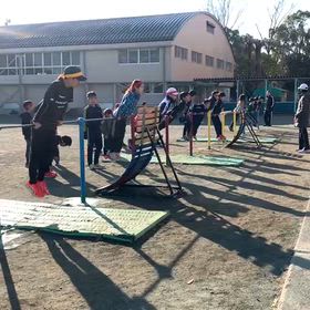 基本動作（鉄棒の場）①の画像