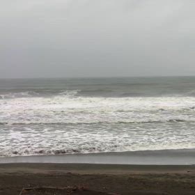 4月1日千葉北、東浪見の朝の波の画像