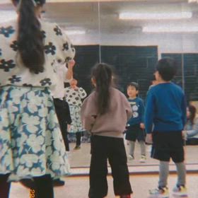 孫のダンスレッスンの画像