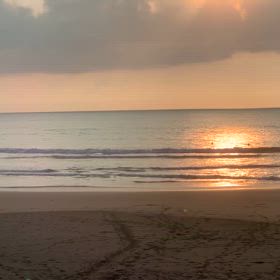 8月13日千葉北、東浪見の朝の波の画像