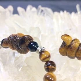 白蛇と虎目石のパーツ✨の画像