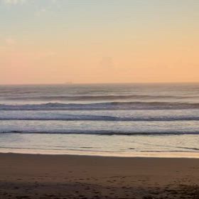 10月13日千葉北、東浪見の朝の波の画像