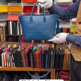 オーダーメイド】鮮やかなブルーのハンドバッグ | フェララコリア