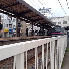 京成八幡駅南西の画像