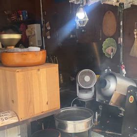 強烈な珈琲屋さんを見つけるの画像