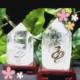 ✨蛇・天然水晶　置物✨の画像