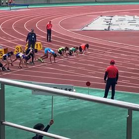 ５年女子100m予選（スタート付近）①の画像