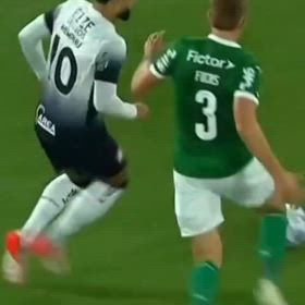 利き足が基本の意味の画像