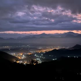 日月潭迎曙光の画像