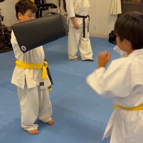 後ろ回し蹴り！の画像