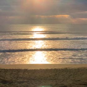 3月20日千葉北、東浪見の朝の波の画像