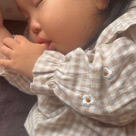 湧き水を堰き止めていた指チュッチュ。の画像